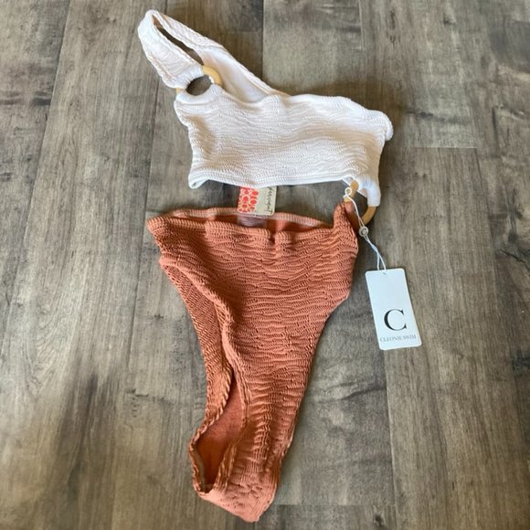 NWT Cleonie Swim Shell Maillot Shell/Espresso Smocked One-Piece Swimsuit OS - Picture 3 of 8